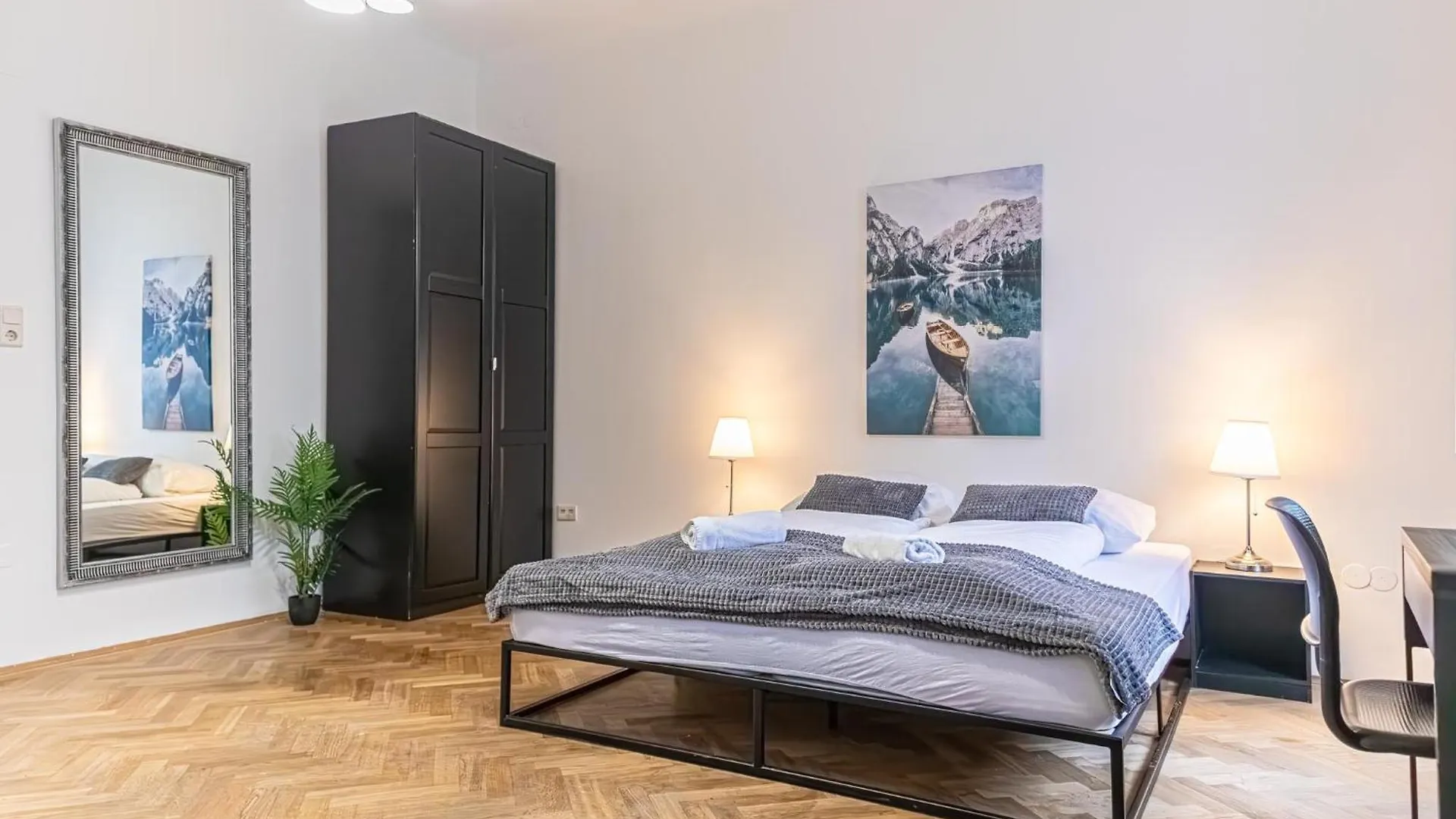Spacious 2Br Apt -Near Wiener Stadthalle Burggassewiener Well Located Apartment Vienna