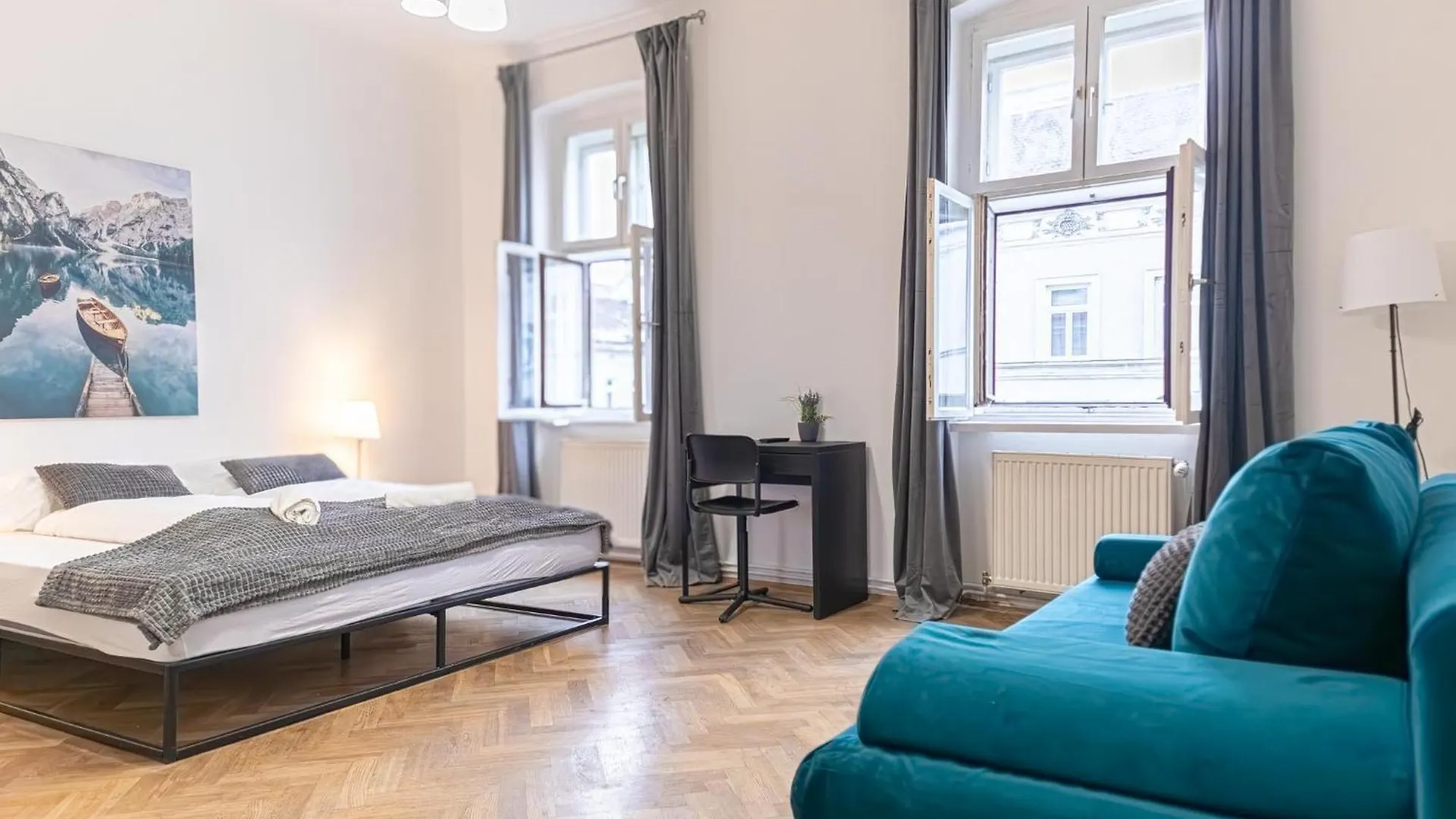 Spacious 2Br Apt -Near Wiener Stadthalle Burggassewiener Well Located Vienna
