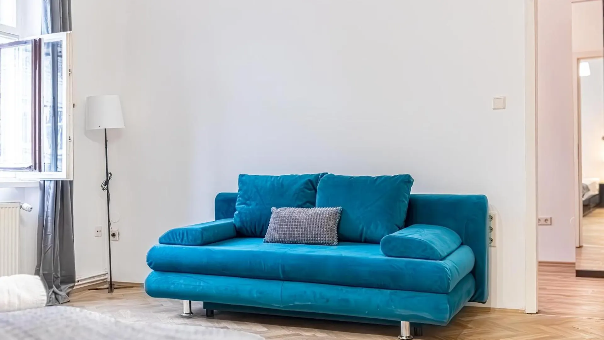 Spacious 2Br Apt -Near Wiener Stadthalle Burggassewiener Well Located Apartment