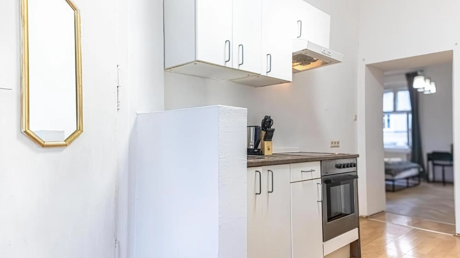 Spacious 2Br Apt -Near Wiener Stadthalle Burggassewiener Well Located Apartment Vienna